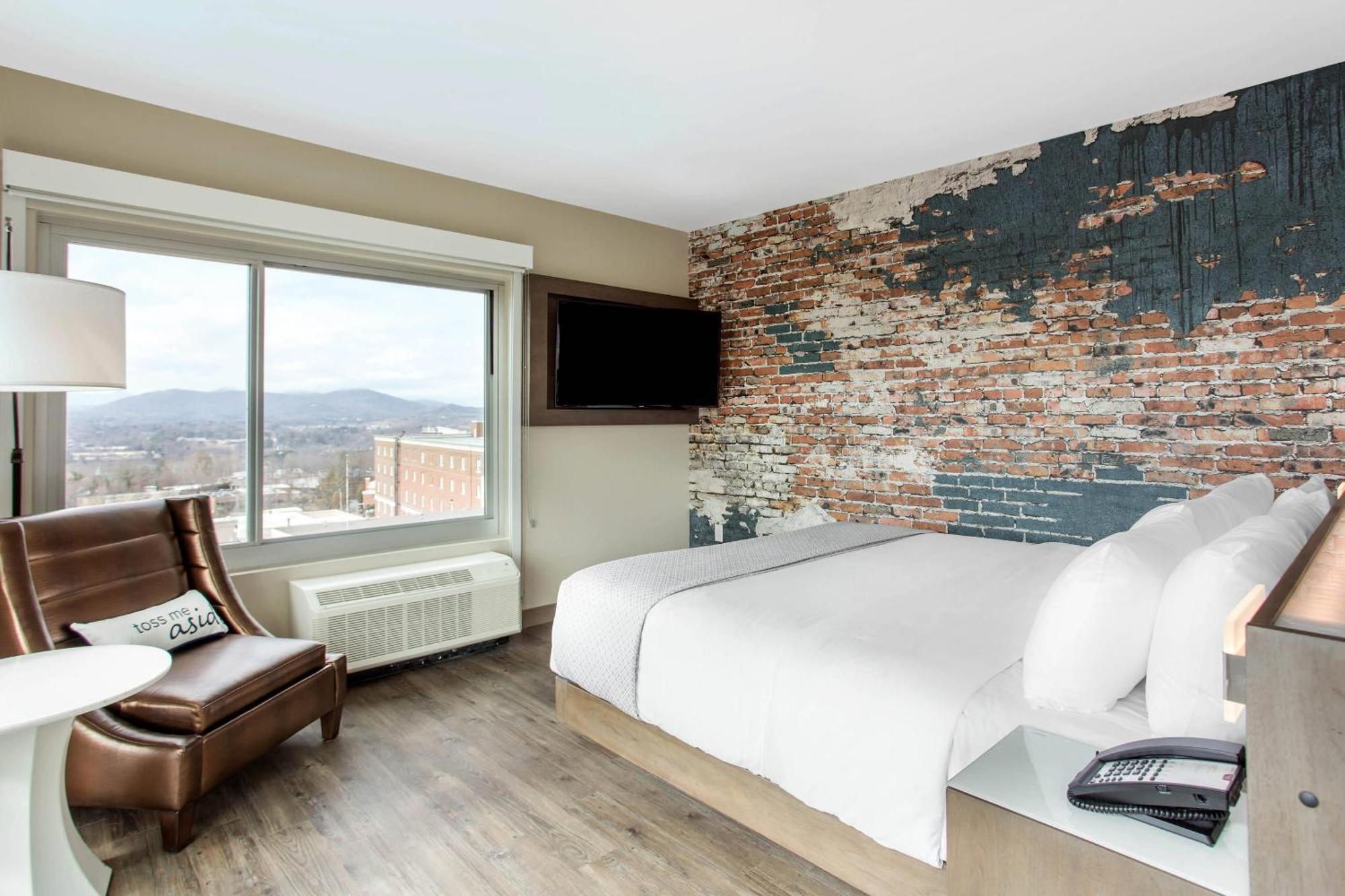 Cambria Downtown Hotel