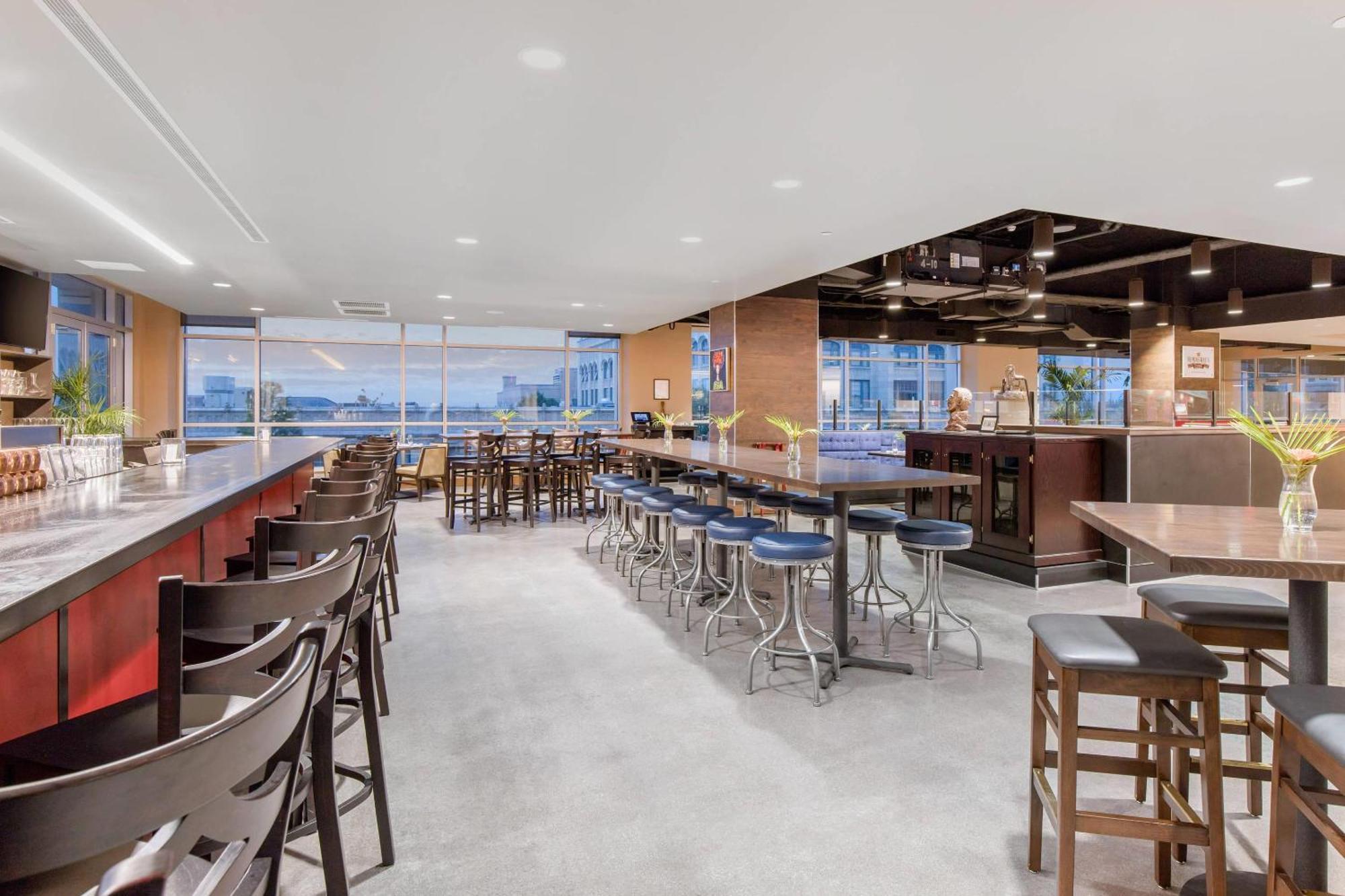 Hotel Cambria Downtown 4*