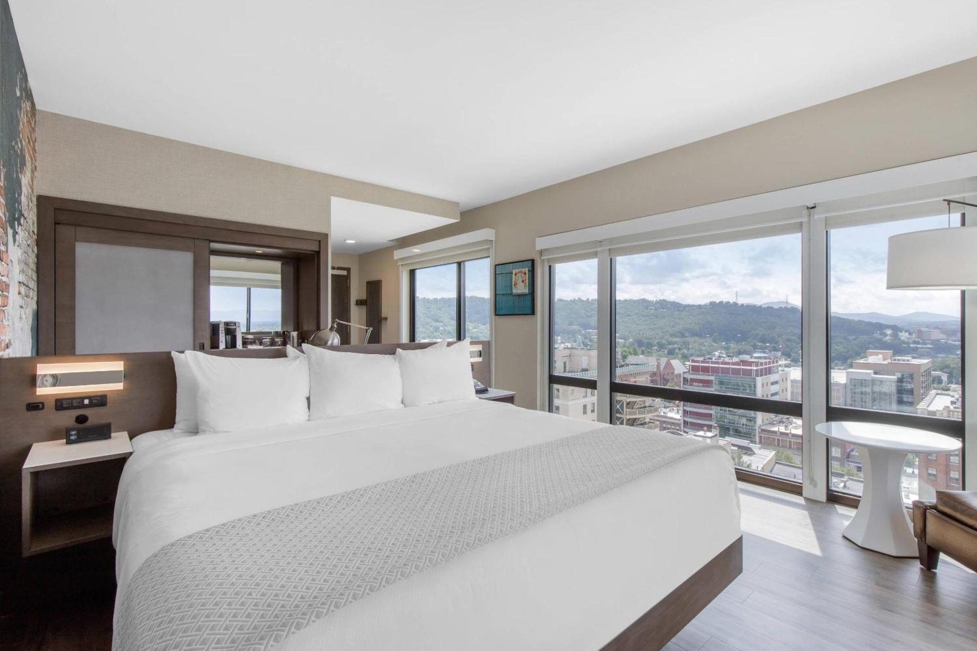 Hotel Cambria Downtown