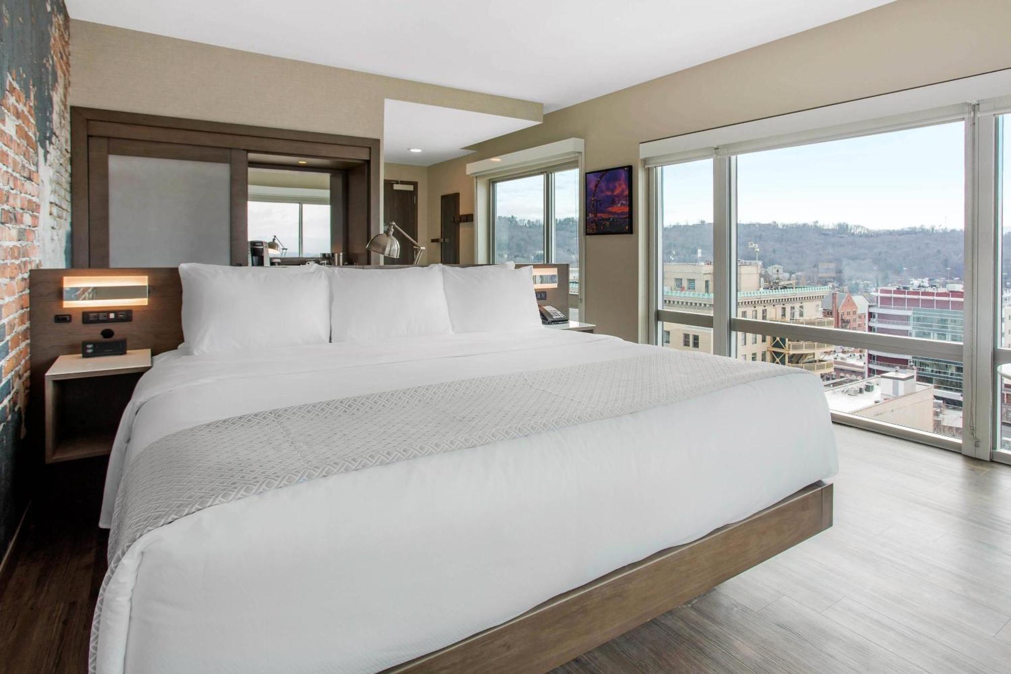 Hotel Cambria Downtown 4*
