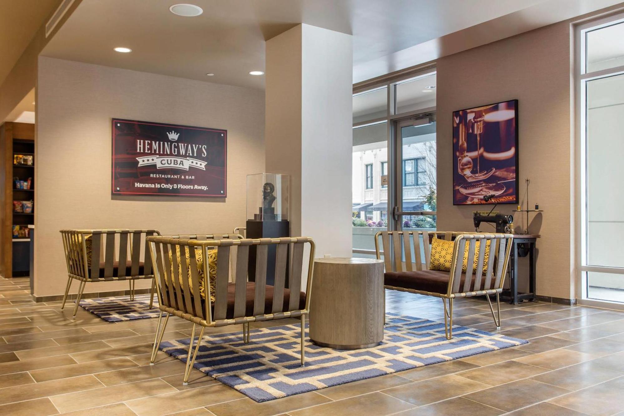Hotel Cambria Downtown